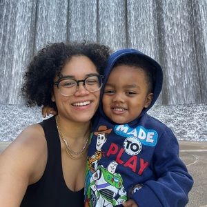 Meet your Posher, Demi